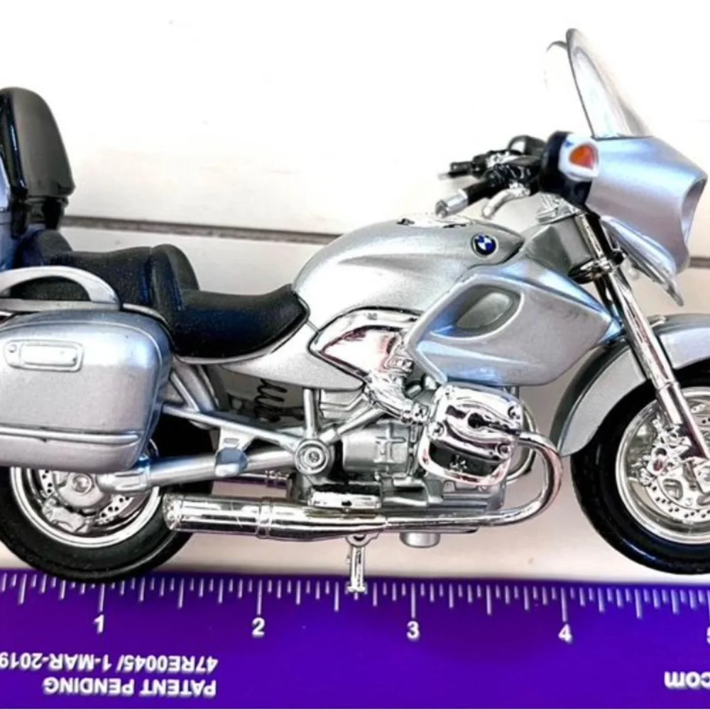 TOYS Motorcycle Models   Collect, Display or Play With Includes 7 Cycles